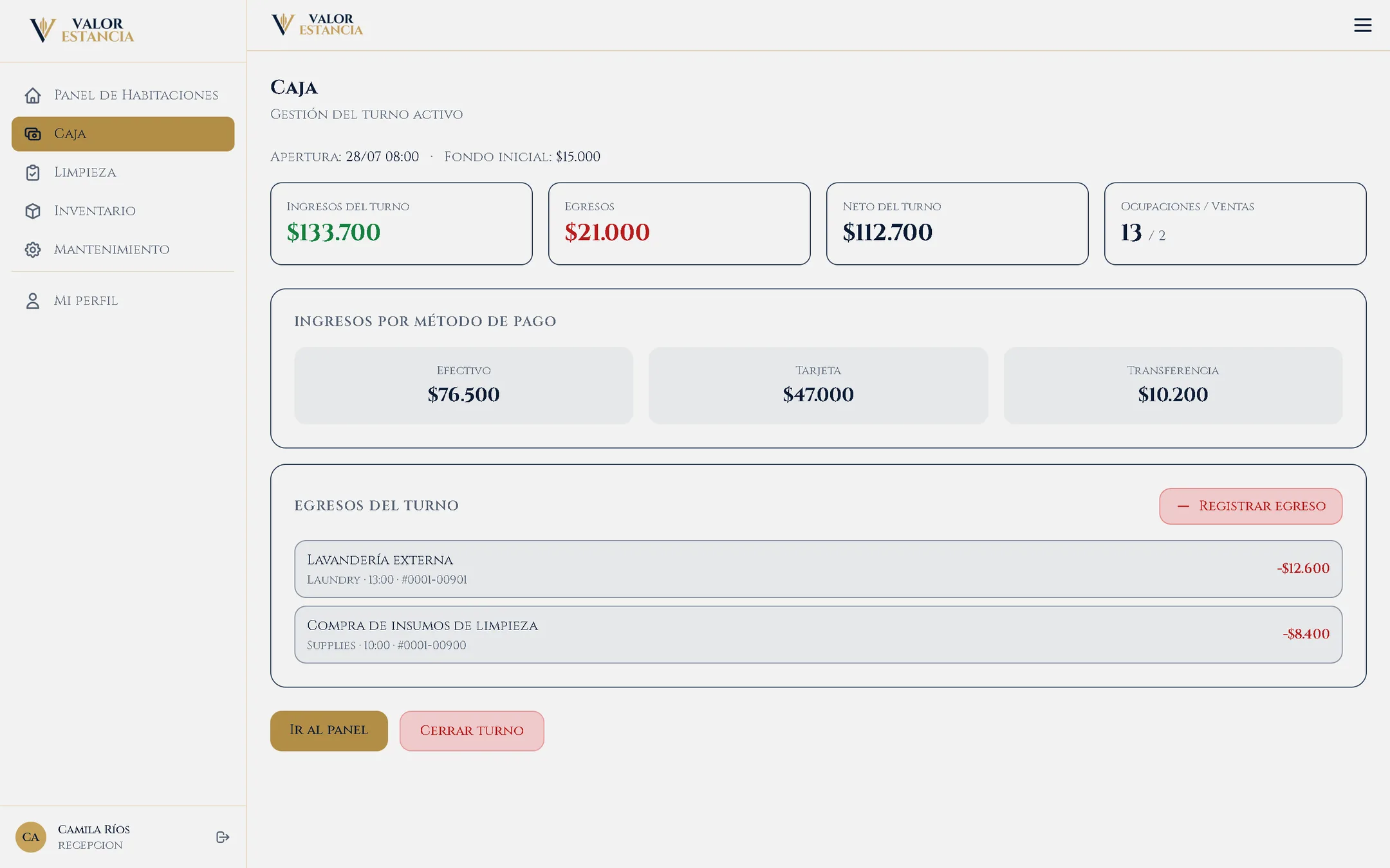 Panel de caja con ingresos por método de pago, egresos del turno y neto calculado.